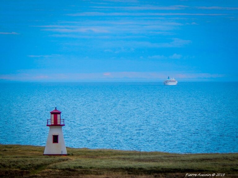 Phare du cap Alright: Julie Snyder a rencontré les élus et organismes ...